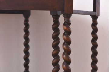 イギリスアンティーク　オーク材　ツイストレッグが目を引くバタフライテーブル(エクステンションテーブル、ダイニングテーブル)