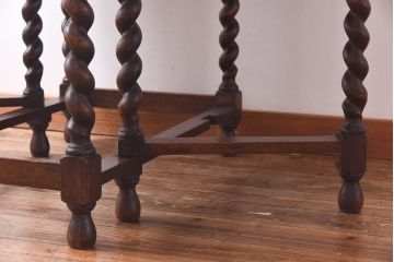 イギリスアンティーク　オーク材　ツイストレッグが目を引くバタフライテーブル(エクステンションテーブル、ダイニングテーブル)