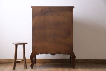 ヴィンテージ家具　イギリスビンテージ　優雅で華やかなデザインのオーディオキャビネット(サイドキャビネット、収納棚、シェルフ)