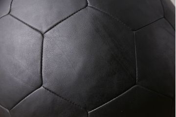 アンティーク雑貨　ビンテージ　de Sede(デセデ)　サッカーボール型　本革製クッション・ブラック(ボールクッション)(2)