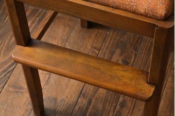 レトロ家具　昭和レトロ　ブナ材　木の風合いが感じられるチャイルドチェア(キッズチェア、子供用椅子)