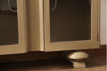 アンティーク家具　イギリスアンティーク　あたたかな色合いが魅力的なペイントブックケース(本箱、キャビネット、収納棚)