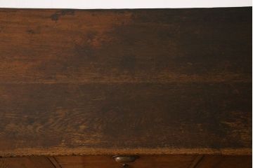 アンティーク家具　イギリスアンティーク　使い込まれた質感が味わい深い大型サイドボード(カウンターキャビネット、サイドチェスト、戸棚)