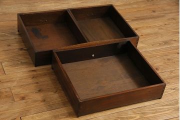 アンティーク家具　イギリスアンティーク　オーク材　緻密な装飾が美しいサイドボード(サイドキャビネット、収納棚)