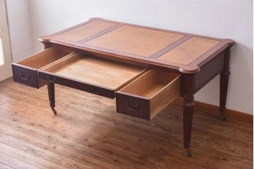 アメリカ製　センチュリー社(CENTURY)　クラシックなデザインのキャスター付きデスク(作業台)(定価約198万円)