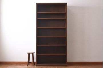 中古　maruni(マルニ) 特注品　収納力抜群のシンプルな本棚(飾り棚)(定価約37万円)