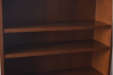 中古　maruni(マルニ) 特注品　収納力抜群のシンプルな本棚(飾り棚)(定価約37万円)