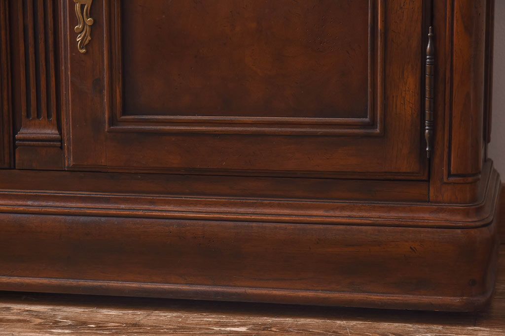 中古　DREXEL HERITAGE(ドレクセルヘリテイジ)　old continent(オールドコンチネント)　サーバー(洋酒棚、キャビネット)(定価約82万円)