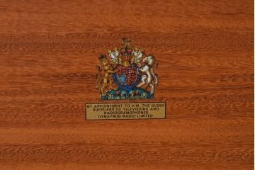 ヴィンテージ家具　イギリスビンテージ　Dynatron Radio Ltd　オーディオ機器付き　ラジオグラム(レコードプレーヤー、サイドボード)