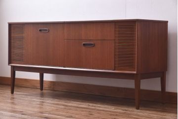 ヴィンテージ家具　イギリスビンテージ　Dynatron Radio Ltd　オーディオ機器付き　ラジオグラム(レコードプレーヤー、サイドボード)
