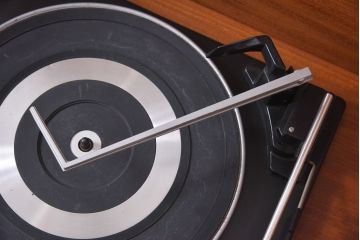 ヴィンテージ家具　イギリスビンテージ　Dynatron Radio Ltd　オーディオ機器付き　ラジオグラム(レコードプレーヤー、サイドボード)