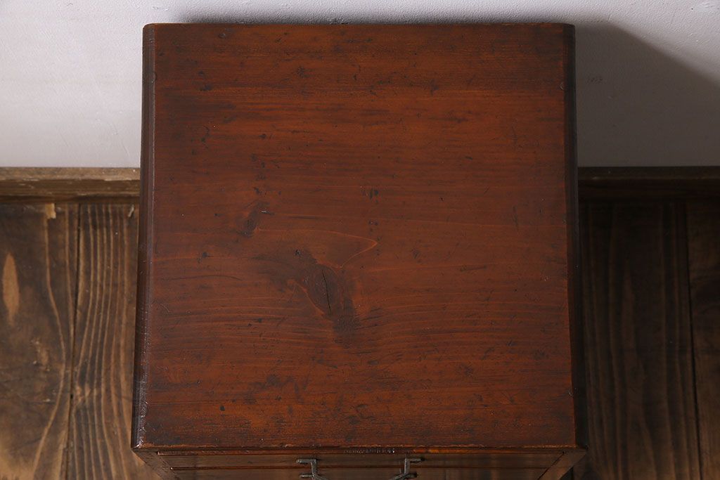 レトロ家具　昭和レトロ　懐かしい和の味わいが楽しめる小型チェスト(引き出し、小物入れ、裁縫箱)