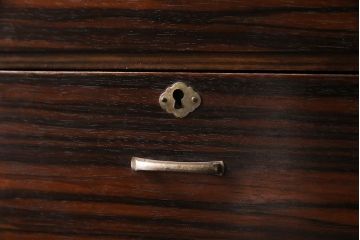 アンティーク家具　昭和初期　黒檀　味わい深い模様張りの小引き出し(引き出し)