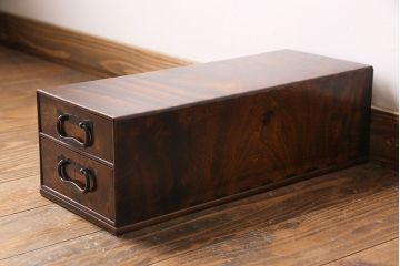 アンティーク家具　昭和初期　クスノキ材　艶やかな杢目の小引き出し(引き出し)