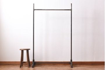 アンティーク雑貨　和製ビンテージ　無骨なデザインがクールなアイアンハンガーラック