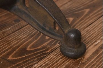 アンティーク雑貨　和製ビンテージ　無骨なデザインがクールなアイアンハンガーラック