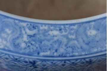 アンティーク雑貨　和製アンティーク　牡丹の図　唐草文　華やかなデザインの瀬戸火鉢(鉢カバー)