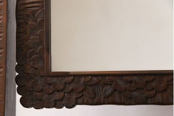 アンティーク雑貨　中古　伝統工芸軽井沢彫り　立派な桜の彫刻が美しい姿見(鏡)