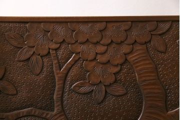 アンティーク雑貨　中古　伝統工芸軽井沢彫り　立派な桜の彫刻が美しい姿見(鏡)