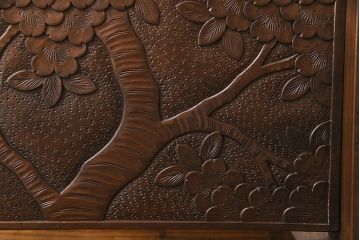 アンティーク雑貨　中古　伝統工芸軽井沢彫り　立派な桜の彫刻が美しい姿見(鏡)
