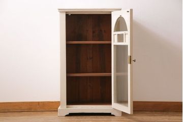 ペイント家具　イギリス製　モールガラス入り　愛らしいデザインのサイドチェスト(チェスト、収納棚)