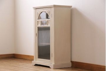 ペイント家具　イギリス製　モールガラス入り　愛らしいデザインのサイドチェスト(チェスト、収納棚)
