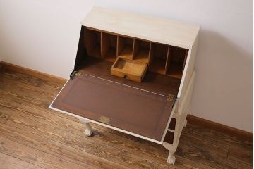 ペイント家具　イギリス製　ペイントと木の色味のコントラストが魅力的なライティングビューロー(簿記机)