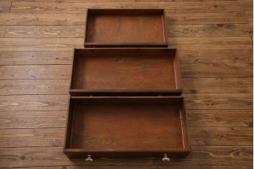 ペイント家具　イギリス製　ペイントと木の色味のコントラストが魅力的なライティングビューロー(簿記机)