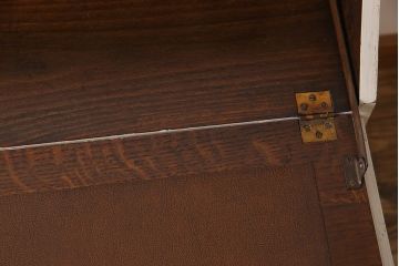 ペイント家具　イギリス製　ペイントと木の色味のコントラストが魅力的なライティングビューロー(簿記机)