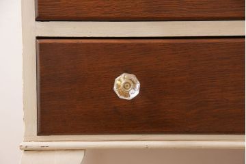 ペイント家具　イギリス製　ペイントと木の色味のコントラストが魅力的なライティングビューロー(簿記机)