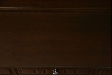 ヴィンテージ家具　イギリスビンテージ　オーク材　クラシカルな雰囲気漂うカップボード(食器棚、飾り棚、キャビネット)