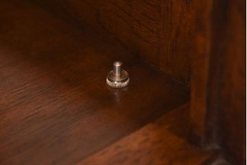 中古　DREXEL HERITAGE(ドレクセルヘリテイジ)　old continent(オールドコンチネント)　China(チャイナ)　食器棚(キャビネット、飾り棚、収納棚)(定価約240万円)