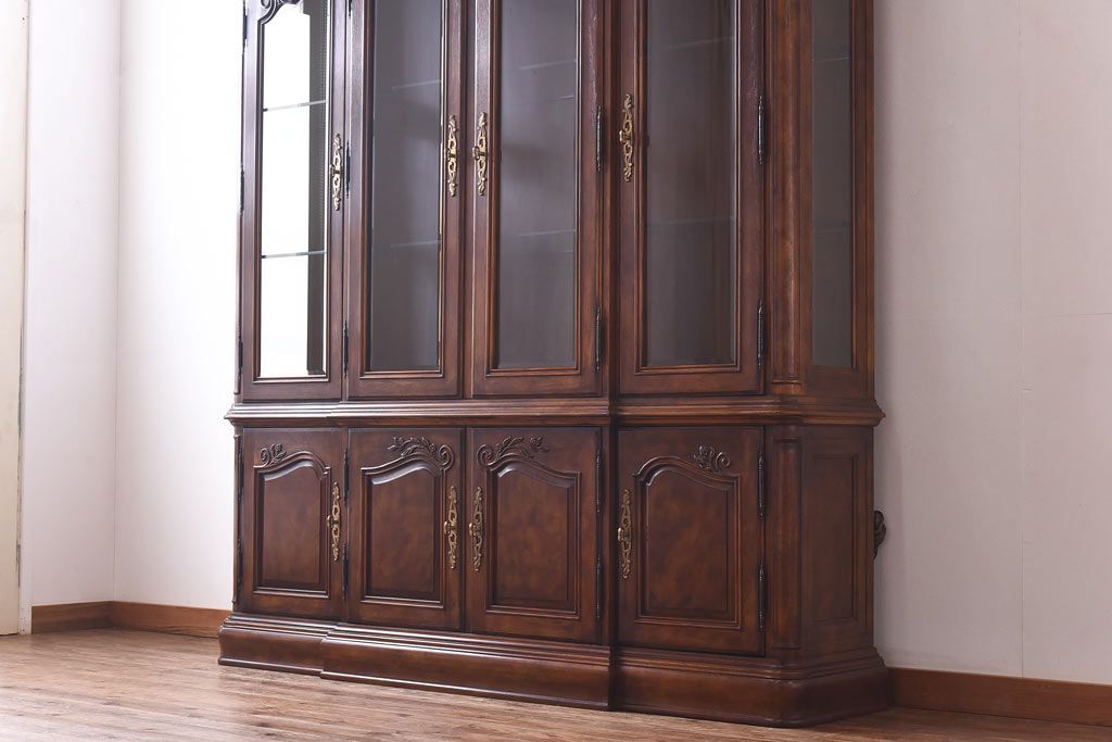 中古　DREXEL HERITAGE(ドレクセルヘリテイジ)　old continent(オールドコンチネント)　China(チャイナ)　食器棚(キャビネット、飾り棚、収納棚)(定価約240万円)