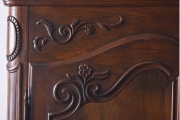 中古　DREXEL HERITAGE(ドレクセルヘリテイジ)　old continent(オールドコンチネント)　China(チャイナ)　食器棚(キャビネット、飾り棚、収納棚)(定価約240万円)