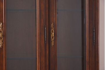 中古　DREXEL HERITAGE(ドレクセルヘリテイジ)　old continent(オールドコンチネント)　China(チャイナ)　食器棚(キャビネット、飾り棚、収納棚)(定価約240万円)