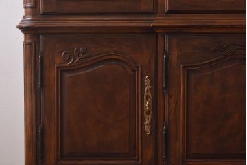 中古　DREXEL HERITAGE(ドレクセルヘリテイジ)　old continent(オールドコンチネント)　China(チャイナ)　食器棚(キャビネット、飾り棚、収納棚)(定価約240万円)