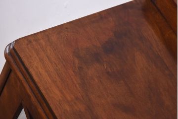 アンティーク家具　イギリスアンティーク　ウォールナット材　シンプルな中に上品さが漂うガラスケース(ショーケース、飾り棚、陳列棚)