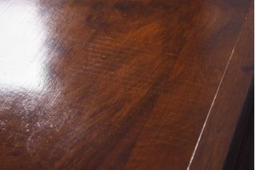 アンティーク家具　イギリスアンティーク　ウォールナット材　シンプルな中に上品さが漂うガラスケース(ショーケース、飾り棚、陳列棚)