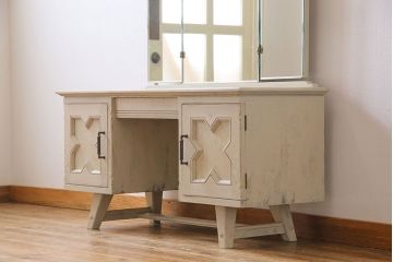 ペイント家具　神戸洋家具　永田良介商店　シャビーな風合いのドレッサー(鏡台)