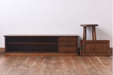 アンティーク家具　和製アンティーク　天板一枚板　栗材使用の味わい深いローボード(ローチェスト、収納棚)