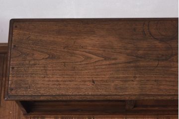 アンティーク家具　和製アンティーク　天板一枚板　栗材使用の味わい深いローボード(ローチェスト、収納棚)