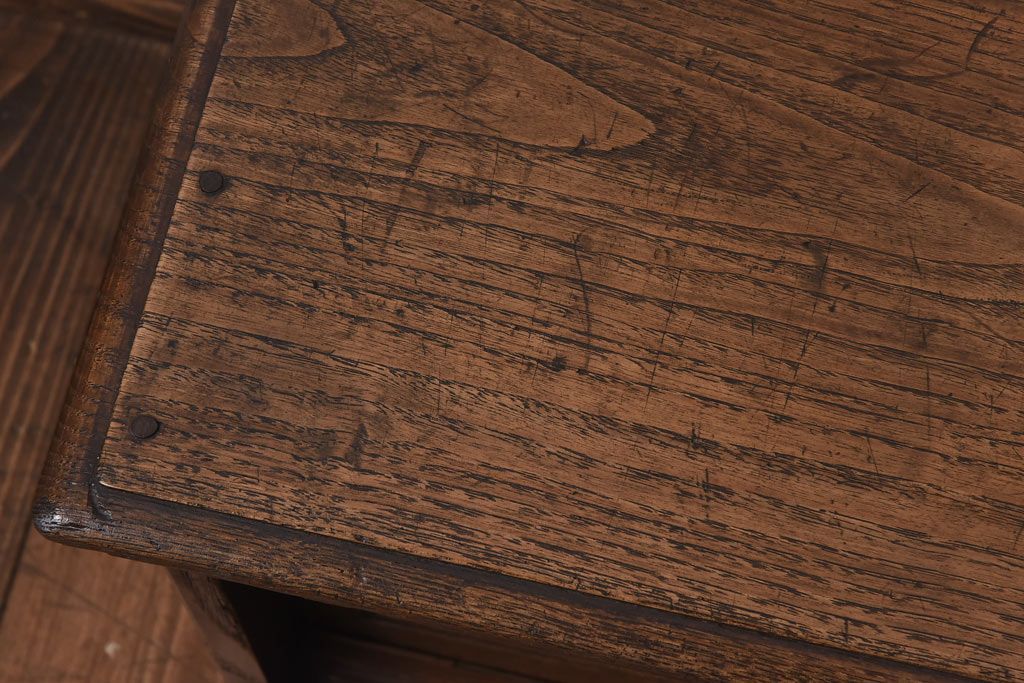 アンティーク家具　和製アンティーク　天板一枚板　栗材使用の味わい深いローボード(ローチェスト、収納棚)