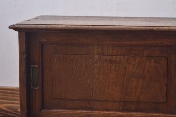 アンティーク家具　和製アンティーク　天板一枚板　栗材使用の味わい深いローボード(ローチェスト、収納棚)