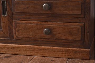アンティーク家具　和製アンティーク　天板一枚板　栗材使用の味わい深いローボード(ローチェスト、収納棚)