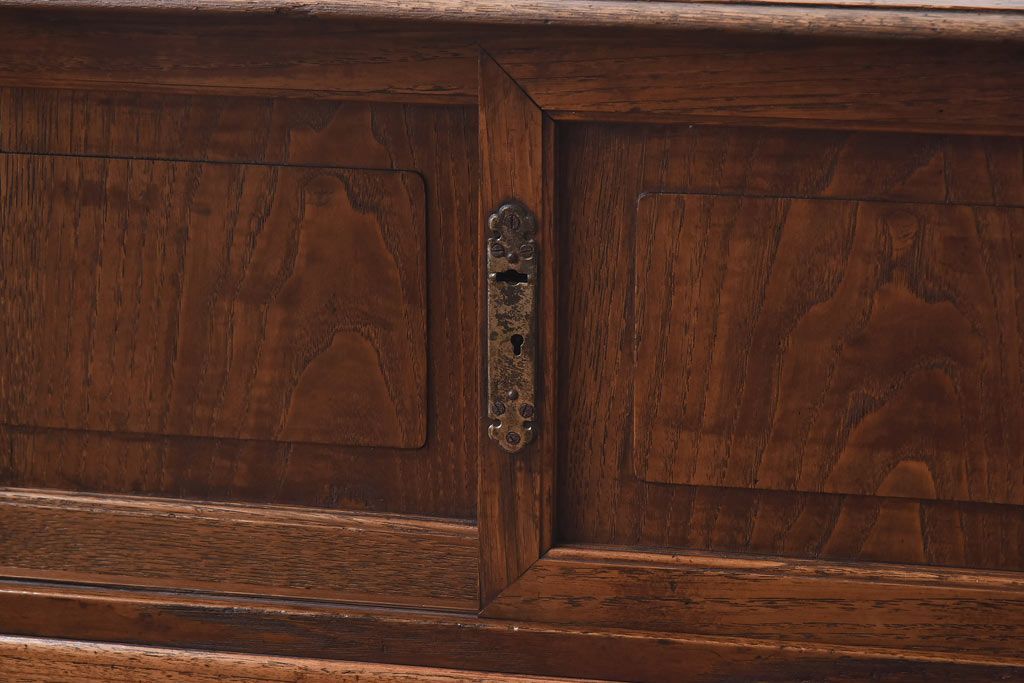 アンティーク家具　和製アンティーク　天板一枚板　栗材使用の味わい深いローボード(ローチェスト、収納棚)