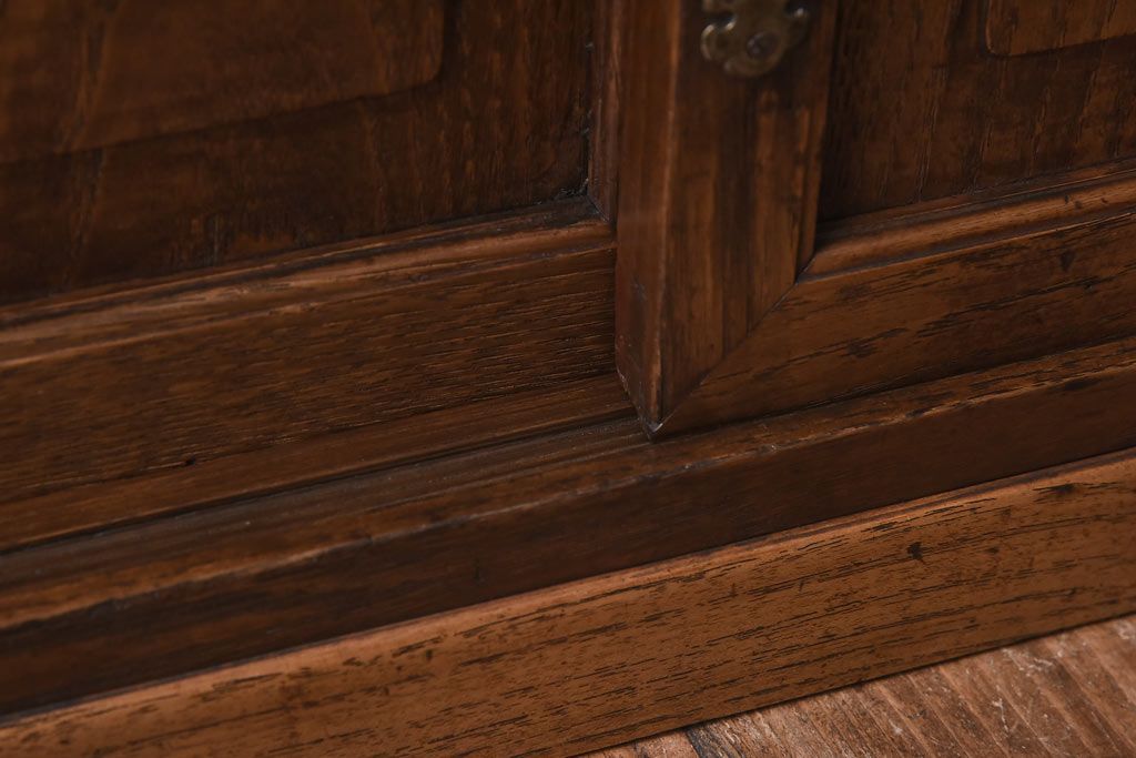 アンティーク家具　和製アンティーク　天板一枚板　栗材使用の味わい深いローボード(ローチェスト、収納棚)