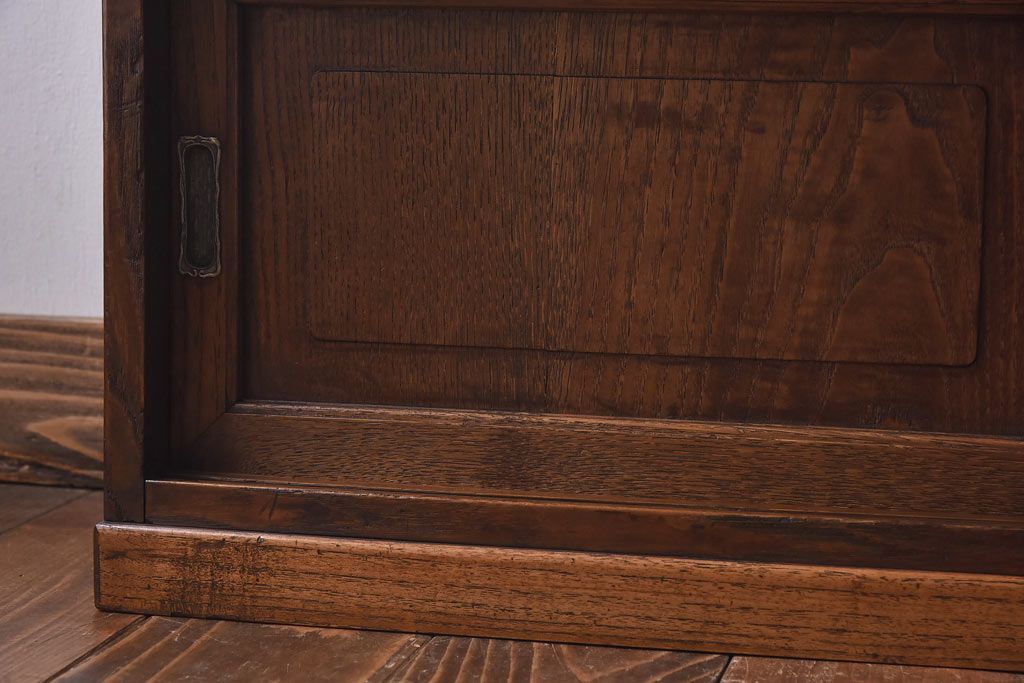 アンティーク家具　和製アンティーク　天板一枚板　栗材使用の味わい深いローボード(ローチェスト、収納棚)
