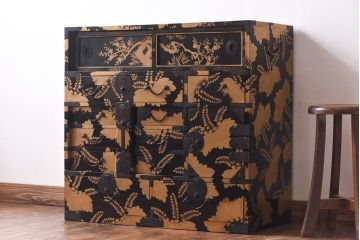 アンティーク家具　和製アンティーク　極上品!　漆塗り金彩蒔絵・桐と梅　手許箪笥(小箪笥、時代箪笥、和タンス、抽斗)