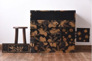 アンティーク家具　和製アンティーク　極上品!　漆塗り金彩蒔絵・桐と梅　手許箪笥(小箪笥、時代箪笥、和タンス、抽斗)