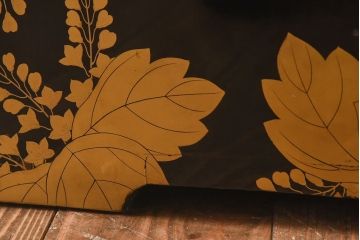アンティーク家具　和製アンティーク　極上品!　漆塗り金彩蒔絵・桐と梅　手許箪笥(小箪笥、時代箪笥、和タンス、抽斗)